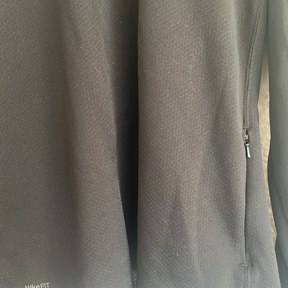 Men’s Nike Half Zip Thermal - Picture 3 of 3